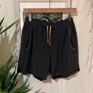 Lululemon linerless  5” XS